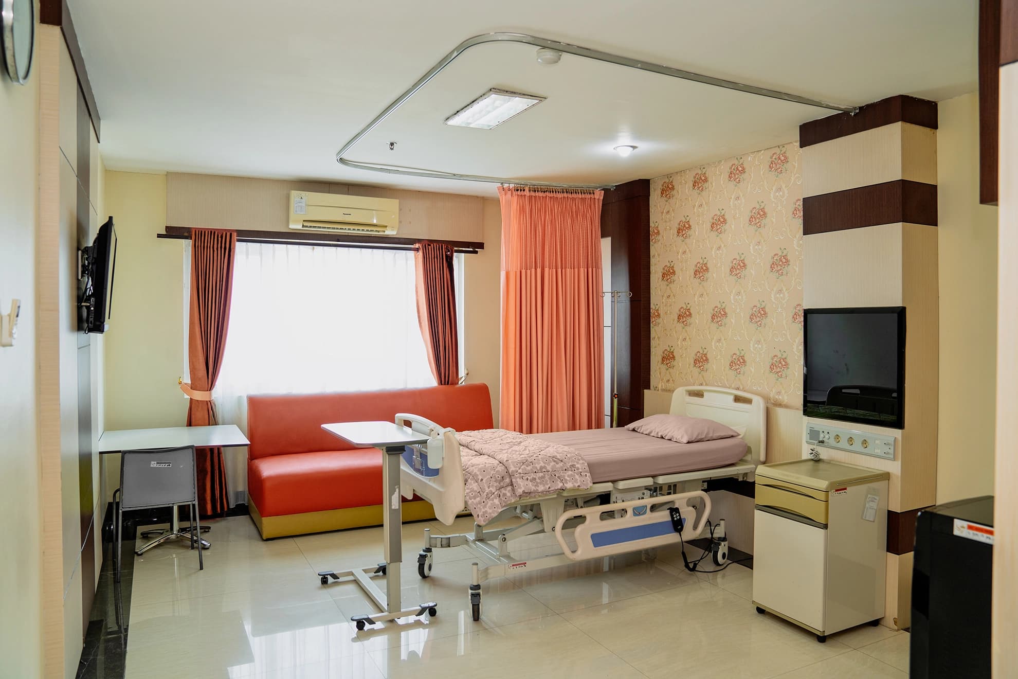 Kamar Kelas II RSU Royal Prima Medan